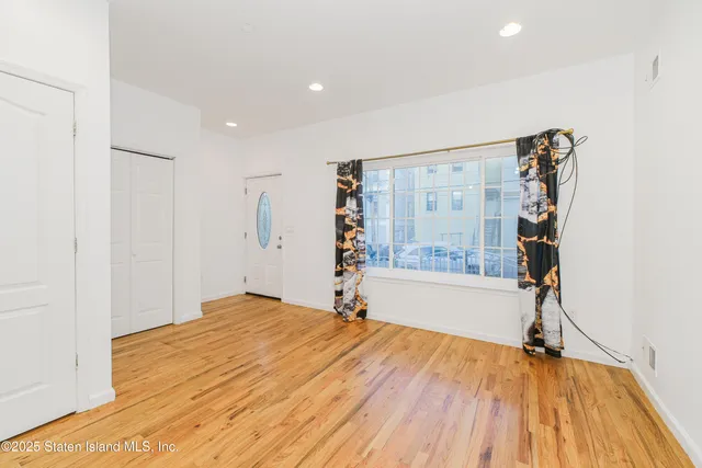 $895,000 | 29 Stanley Avenue | Tompkinsville