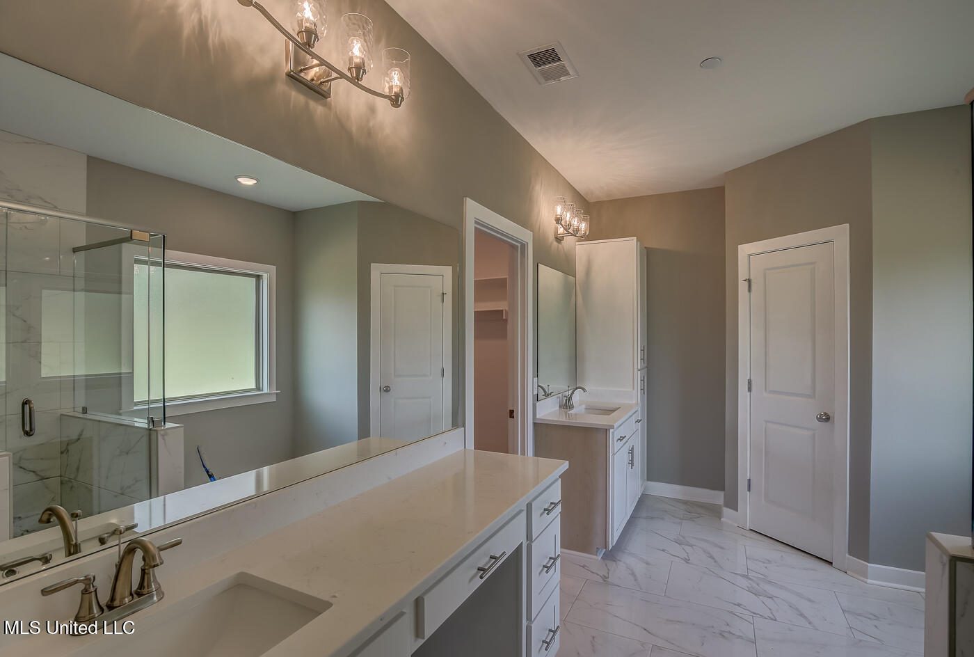 1634 Tributary Drive Hernando, MS 38632 - Photo 13 of 27 Primary Bathroom