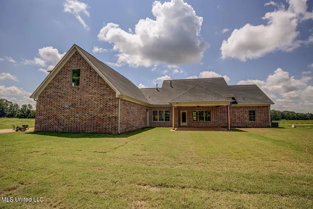 $575,000 | 1634 Tributary Drive, Hernando, MS 38632