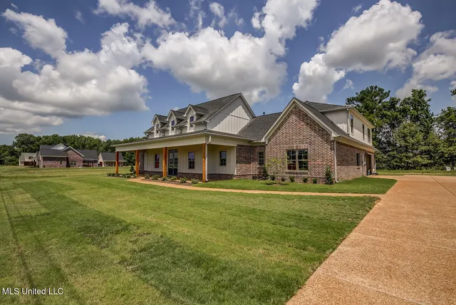 $575,000 | 1634 Tributary Drive, Hernando, MS 38632