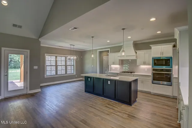 $575,000 | 1634 Tributary Drive, Hernando, MS 38632