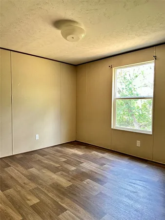 $1,400 | 104 Shoshoni Drive, Smithville, TX 78957