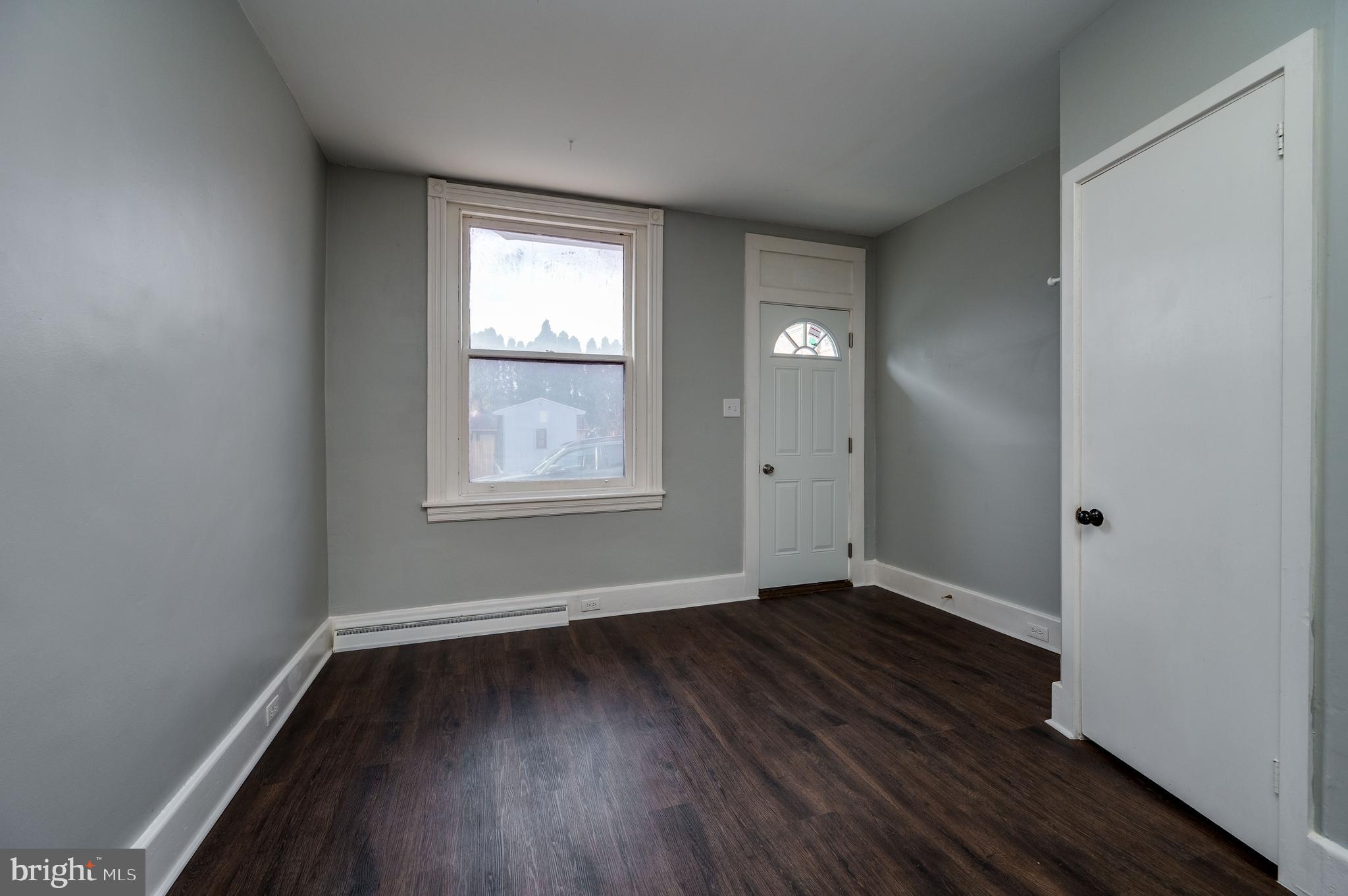 329 Kline Street Reading, PA 19611 - Photo 5 of 29