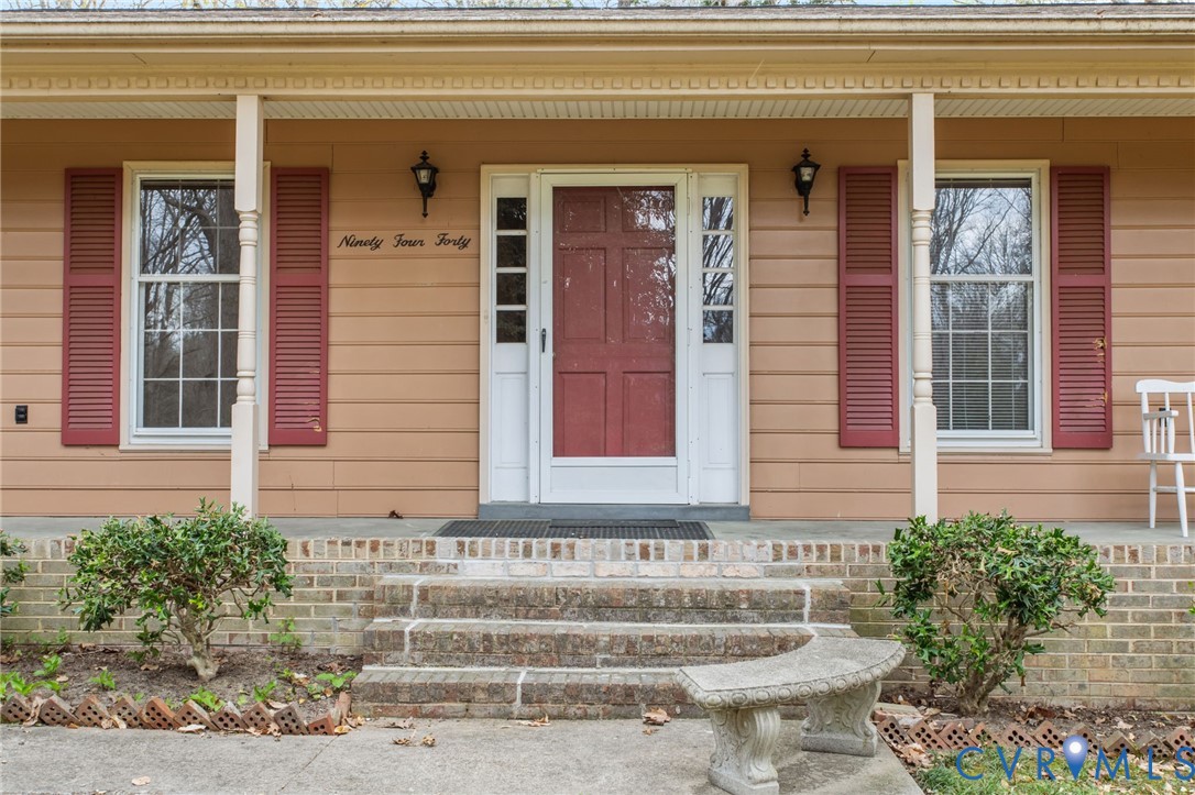 9440 Deerpark Court Midlothian, VA 23112 - Photo 55 of 55 a front view of a house