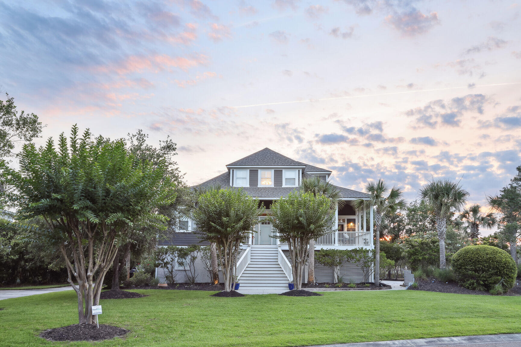 314 Commonwealth Road Mount Pleasant, SC 29466 - Photo 12 of 49 Evening exterior (5)