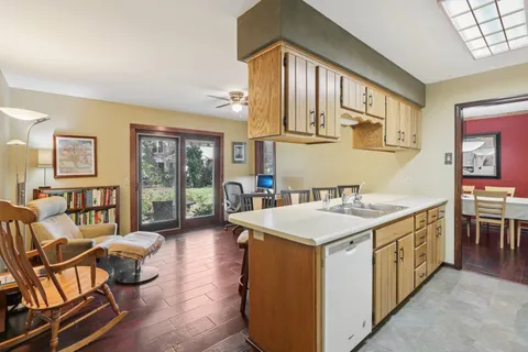 $510,000 | 10 Windhaven Circle, Madison, WI 53717