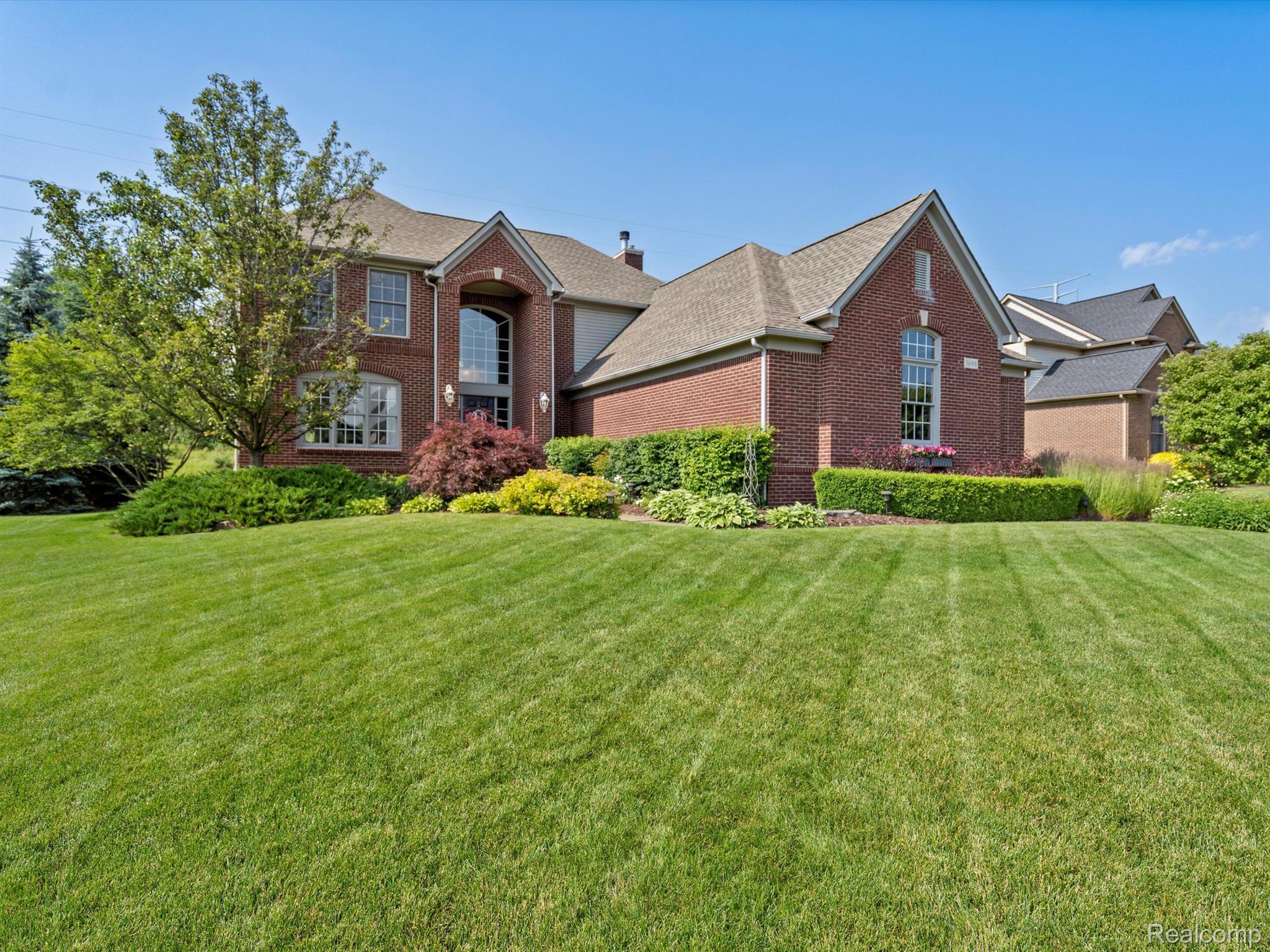 3688 Inverness Drive Rochester, MI 48306 - Photo 4 of 48 Gallery Image 4