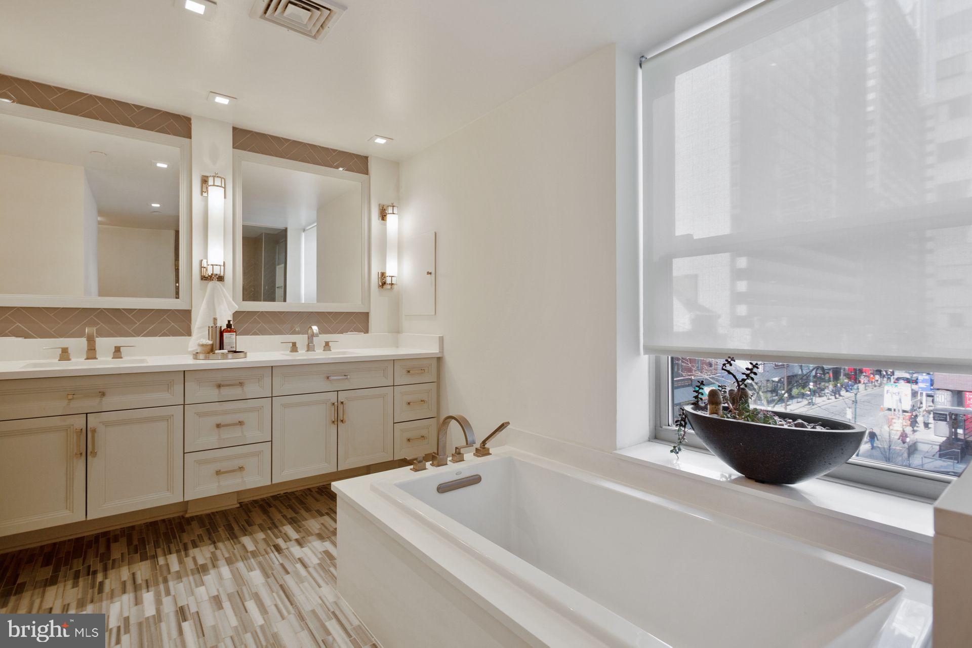 1737-39 Chestnut Street, Unit 301 Philadelphia, PA 19103 - Photo 24 of 28 Master Bath