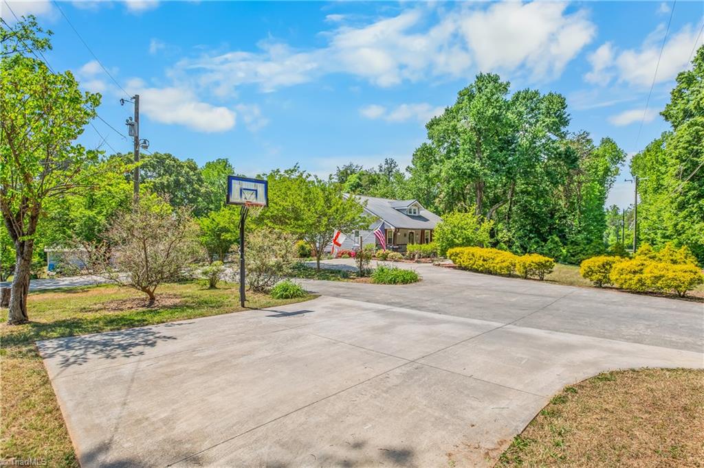 340 Fishel Road Winston-Salem, NC 27127 - Photo 3 of 42