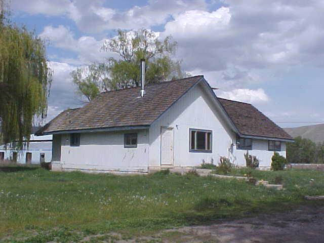 150 Fortune Road Naches, WA 98937 - Photo 1 of 1 a front view of house with yard and green space