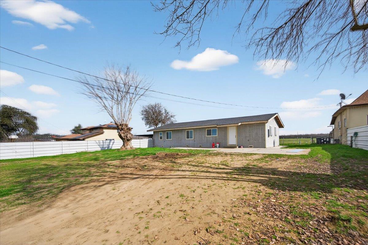 6873 20th Avenue Lemoore, CA 93245 - Photo 1 of 90