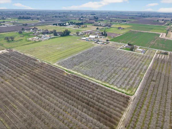 $3,500,000 | 6873 20th Avenue, Lemoore, CA 93245