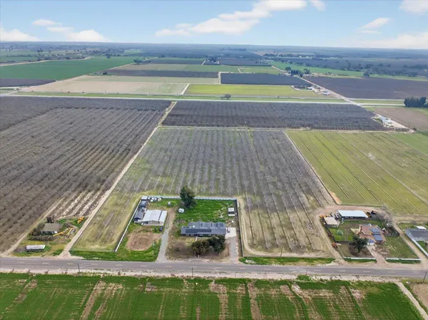 $3,500,000 | 6873 20th Avenue, Lemoore, CA 93245