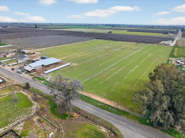 $3,500,000 | 6873 20th Avenue, Lemoore, CA 93245