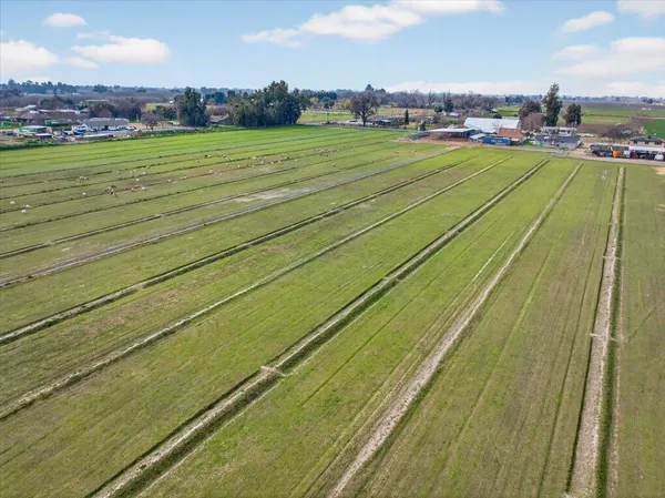 $3,500,000 | 6873 20th Avenue, Lemoore, CA 93245