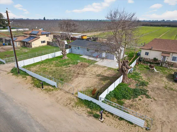 $3,500,000 | 6873 20th Avenue, Lemoore, CA 93245