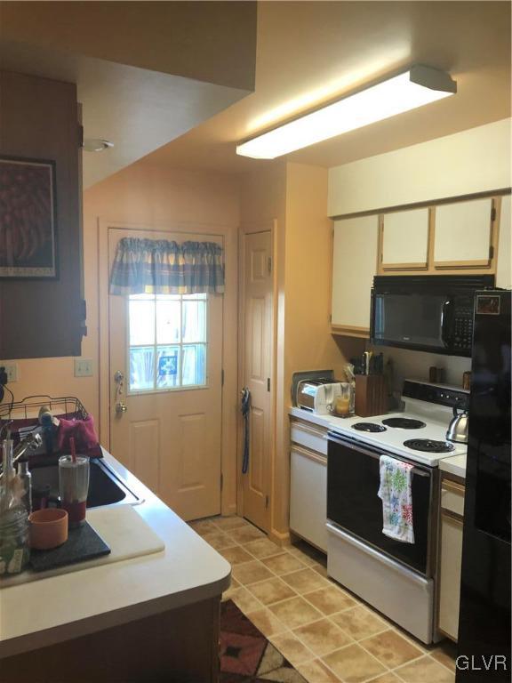 313 Hill Road Whitehall, PA 18052 - Photo 23 of 29 Gallery Image 23