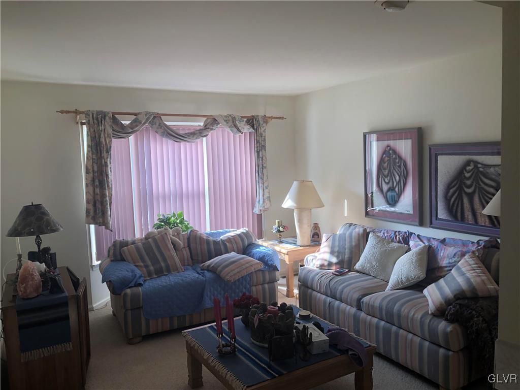313 Hill Road Whitehall, PA 18052 - Photo 8 of 29 Gallery Image 8
