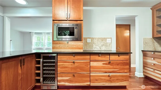 $4,200 | 2830 216th Avenue Southeast, Sammamish, WA 98075