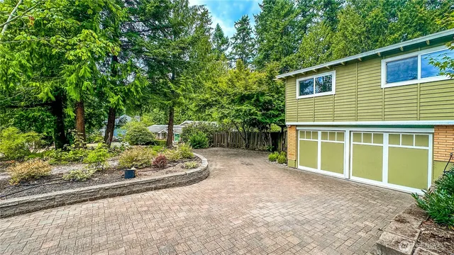 $4,200 | 2830 216th Avenue Southeast, Sammamish, WA 98075