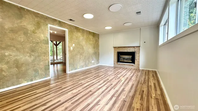 $4,200 | 2830 216th Avenue Southeast, Sammamish, WA 98075