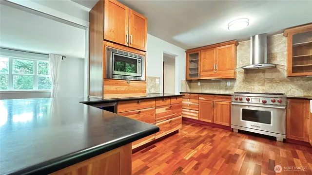 $4,200 | 2830 216th Avenue Southeast, Sammamish, WA 98075