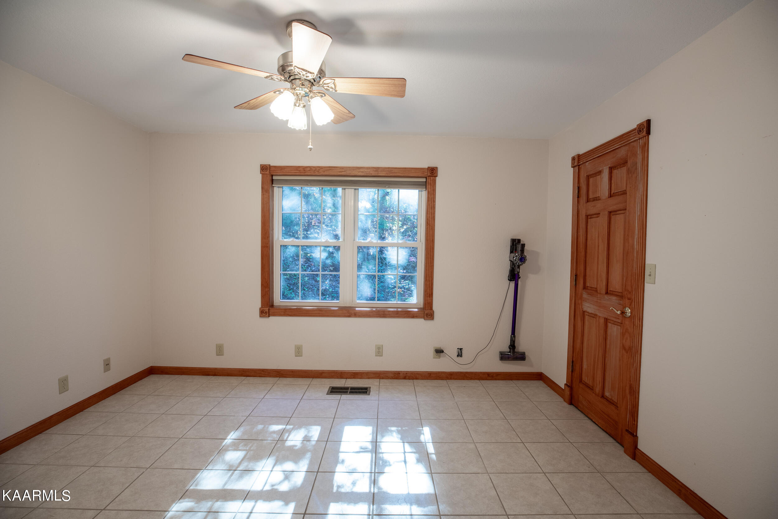 1514 Cove Pointe Road La Follette, TN 37766 - Photo 20 of 38 1514 Cove Pointe Rd-24