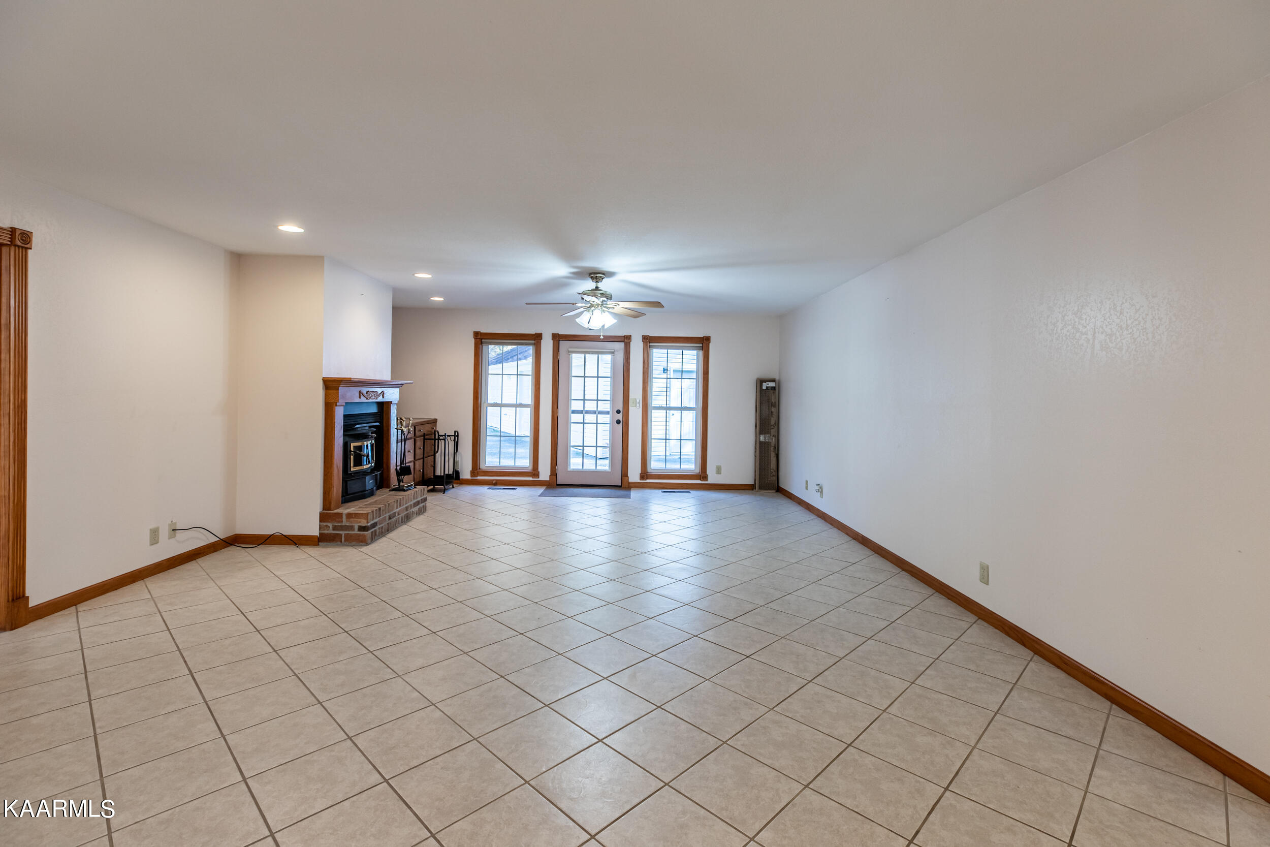 1514 Cove Pointe Road La Follette, TN 37766 - Photo 9 of 38 1514 Cove Pointe Rd-13