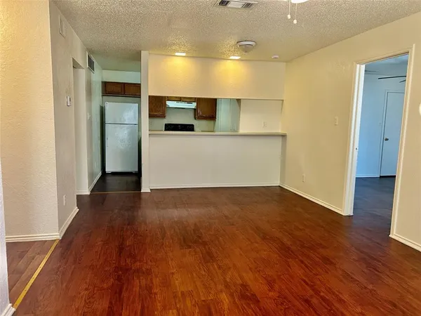 $1,225 | 409 Crestline Drive, Arlington, TX 76012