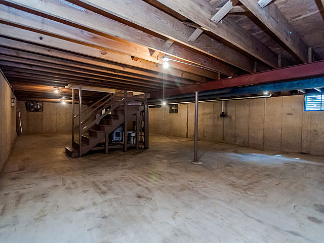859 Spring Road Elmhurst, IL 60126 - Photo 22 of 25 a view of empty room
