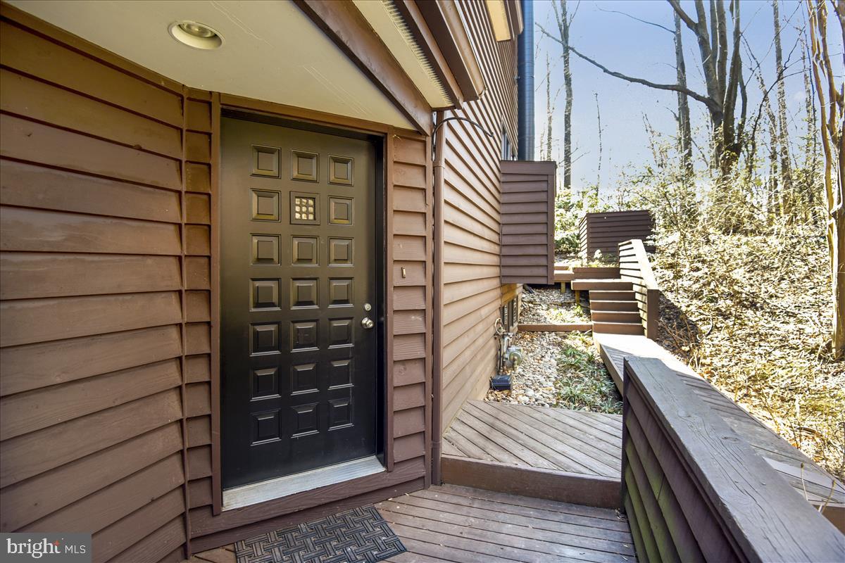 2021 Turtle Pond Drive Reston, VA 20191 - Photo 2 of 57 Gallery Image 2