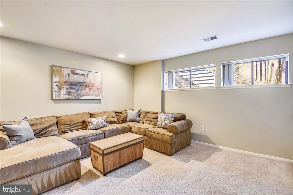 2021 Turtle Pond Drive Reston, VA 20191 - Photo 32 of 57 Gallery Image 32