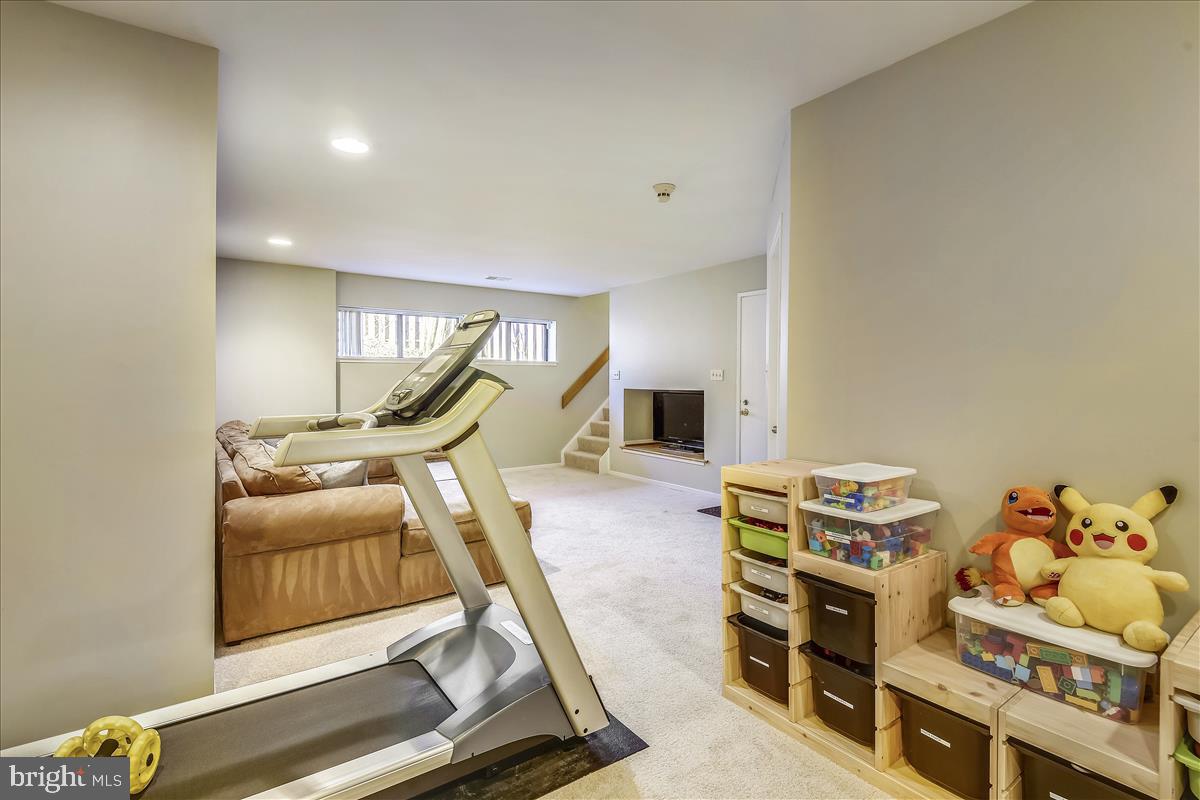 2021 Turtle Pond Drive Reston, VA 20191 - Photo 33 of 57 Gallery Image 33
