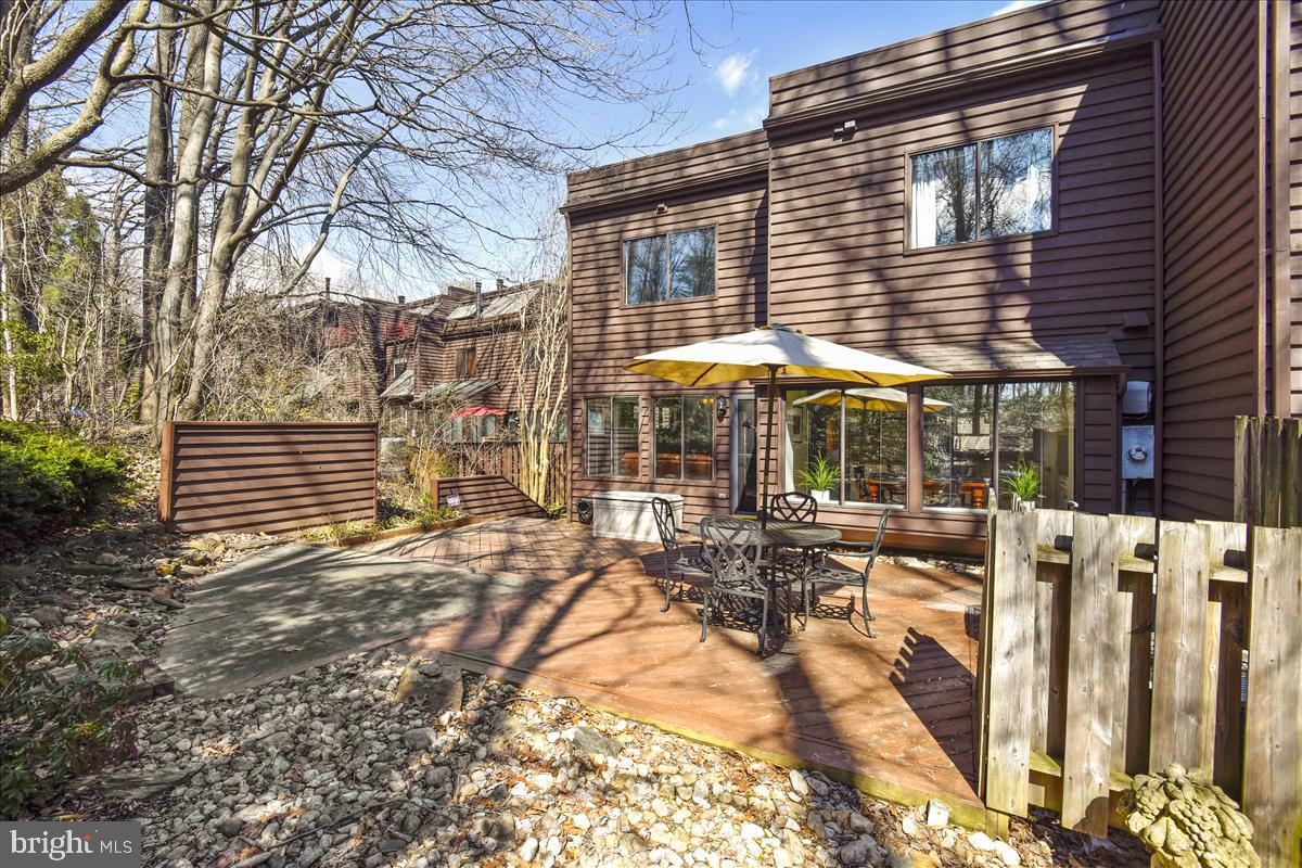 2021 Turtle Pond Drive Reston, VA 20191 - Photo 39 of 57 Gallery Image 39
