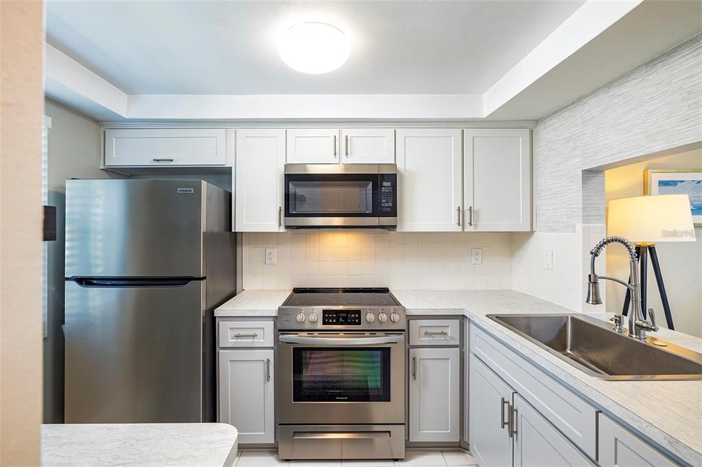 4122 Hampton Drive, Unit D New Port Richey, FL 34652 - Photo 8 of 44 Gallery Image 8