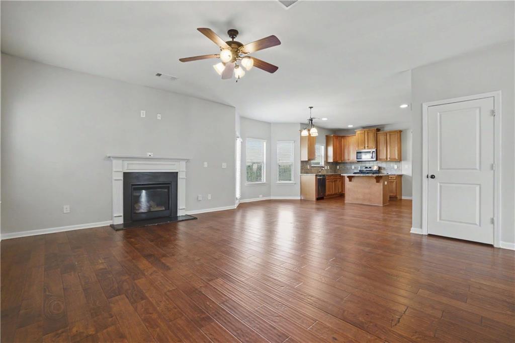 7646 Crawford Court Fairburn, GA 30213 - Photo 11 of 40