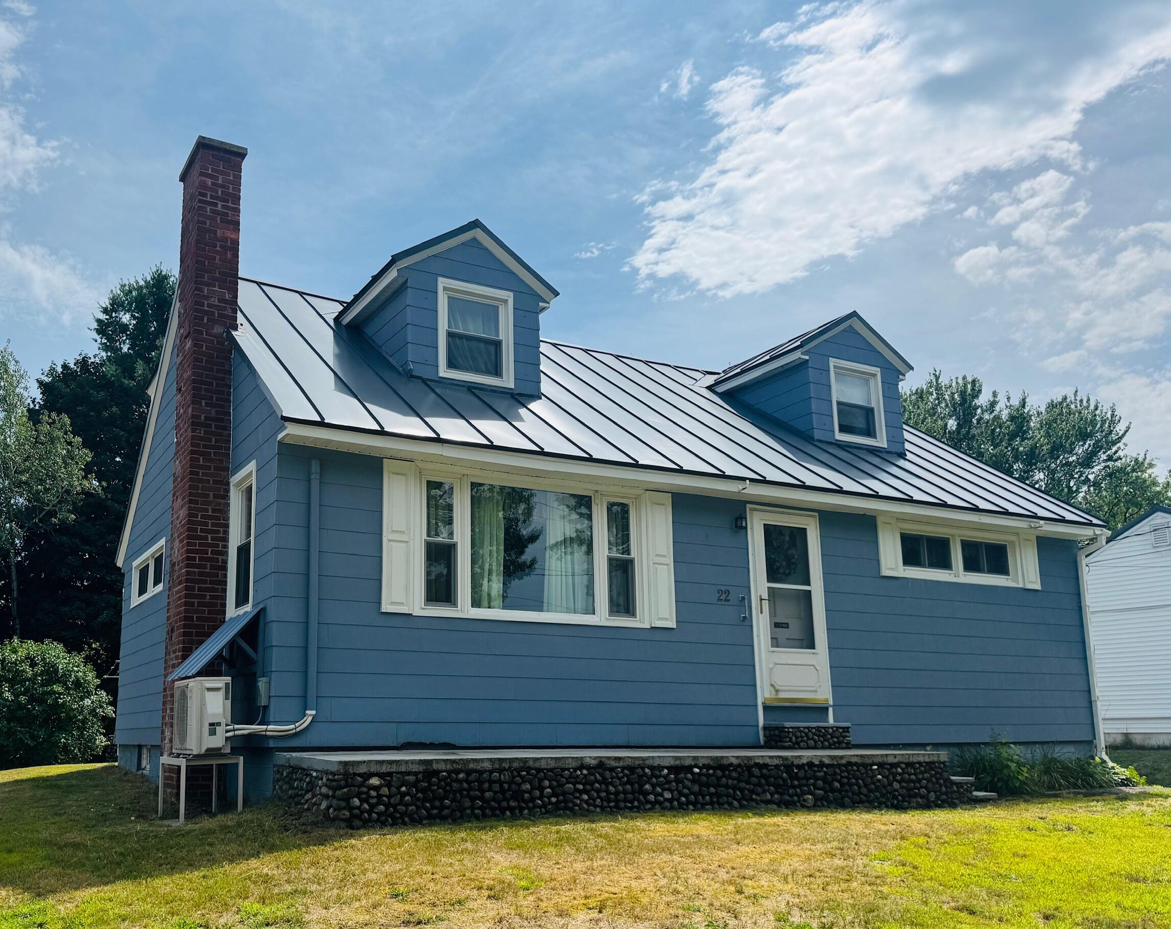 22 Colony Place Millinocket, ME 04462 - Photo 2 of 33 IMG_1272