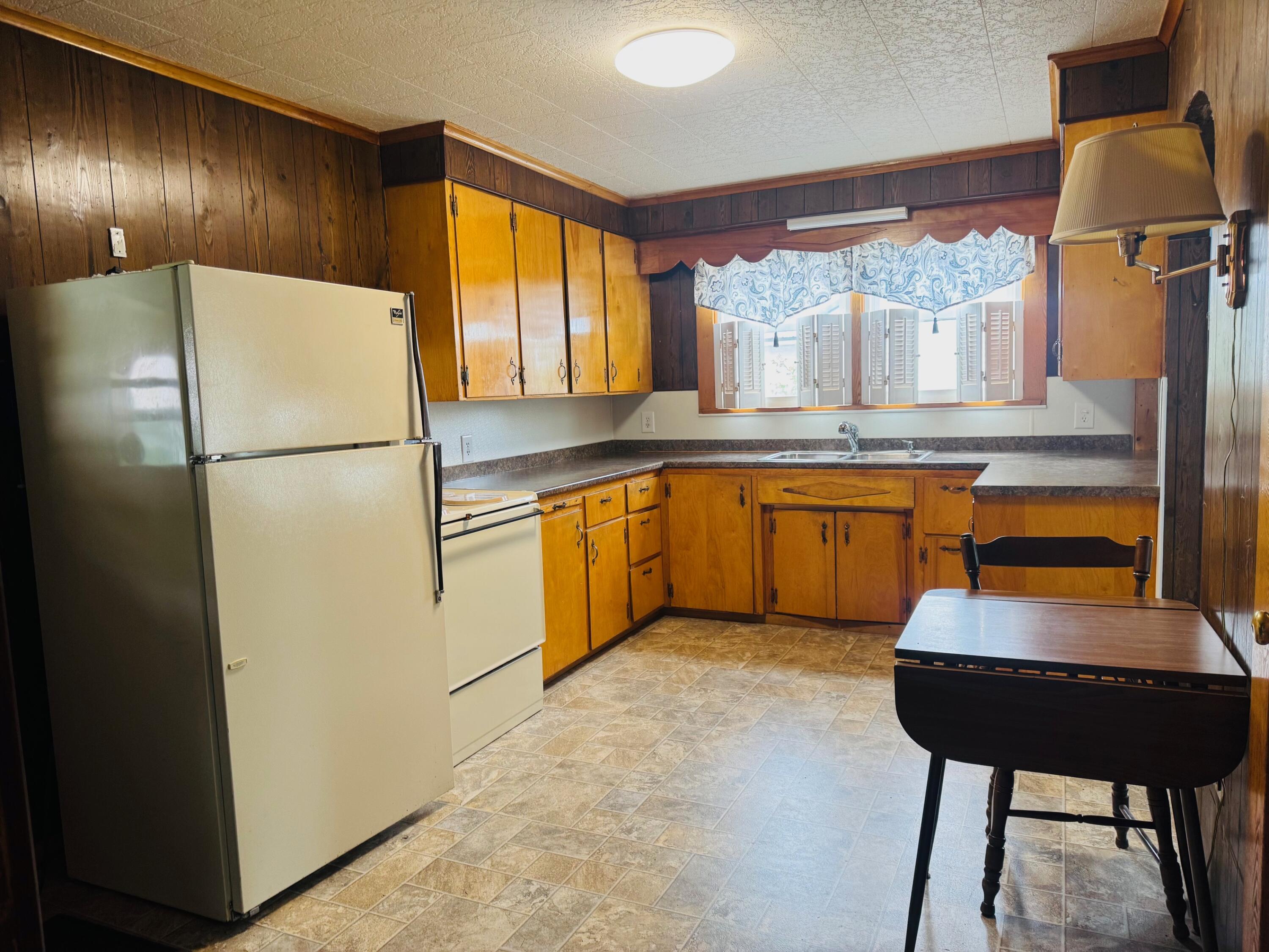 22 Colony Place Millinocket, ME 04462 - Photo 4 of 33 IMG_1245