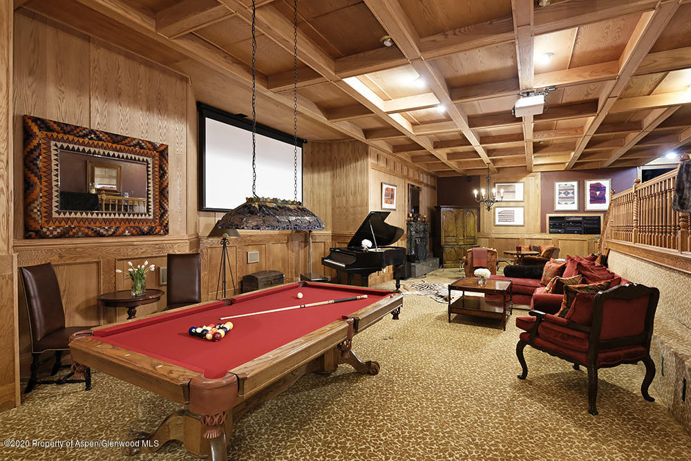 880 Buck Point Road Carbondale, CO 81623 - Photo 11 of 40 a room with musical instruments