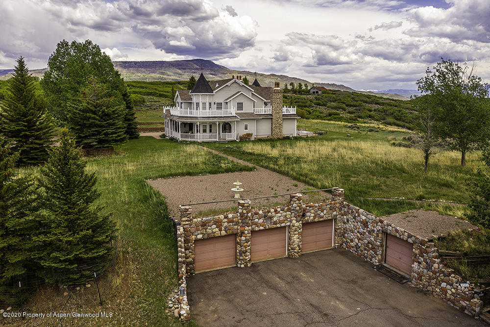 880 Buck Point Road Carbondale, CO 81623 - Photo 35 of 40 a view of a terrace with a lake view