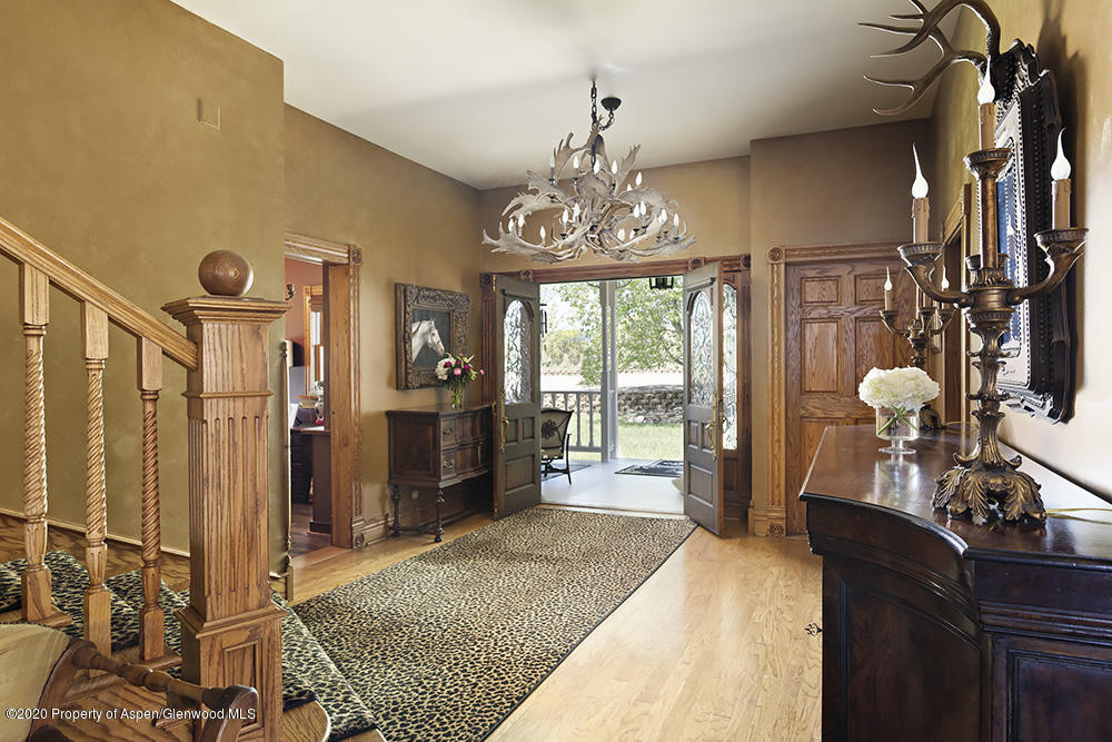 880 Buck Point Road Carbondale, CO 81623 - Photo 8 of 40 a view of a livingroom with furniture and window