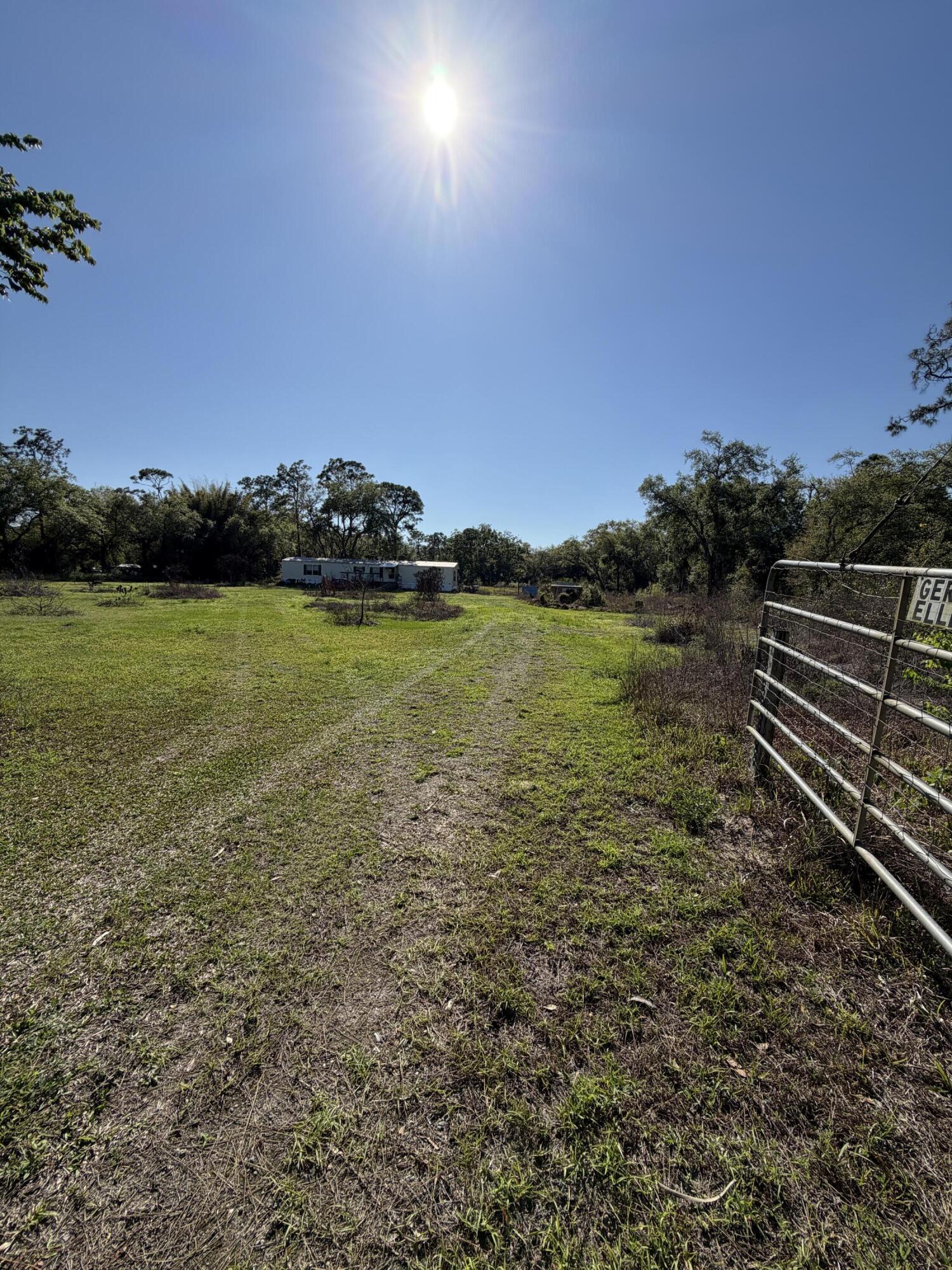 29265 Northeast 69th Terrace Okeechobee, FL 34972 - Photo 2 of 14 IMG_3256