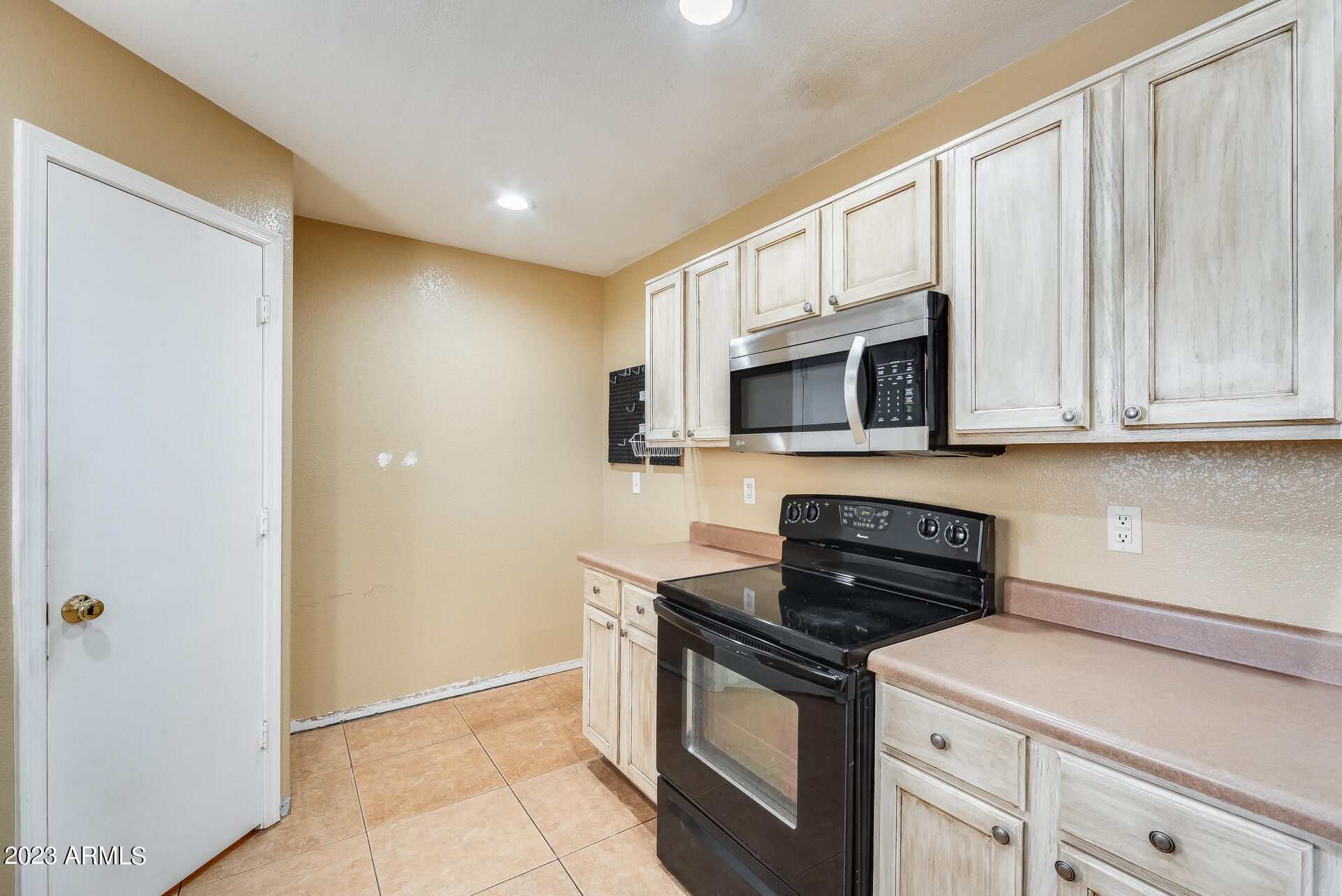 7143 West Zak Road Phoenix, AZ 85043 - Photo 12 of 32 Gallery Image 12