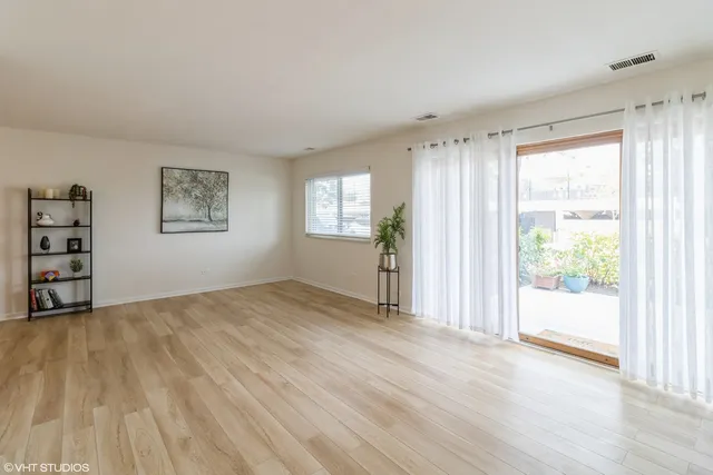 $249,000 | 3110 Pheasant Creek Drive, Unit 110, Northbrook, IL 60062