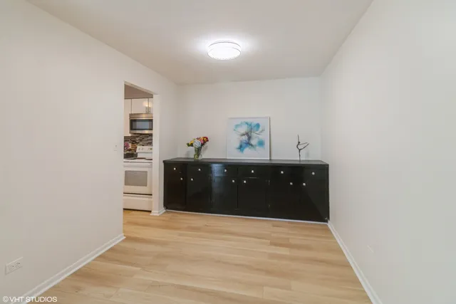 $249,000 | 3110 Pheasant Creek Drive, Unit 110, Northbrook, IL 60062