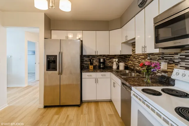 $249,000 | 3110 Pheasant Creek Drive, Unit 110, Northbrook, IL 60062