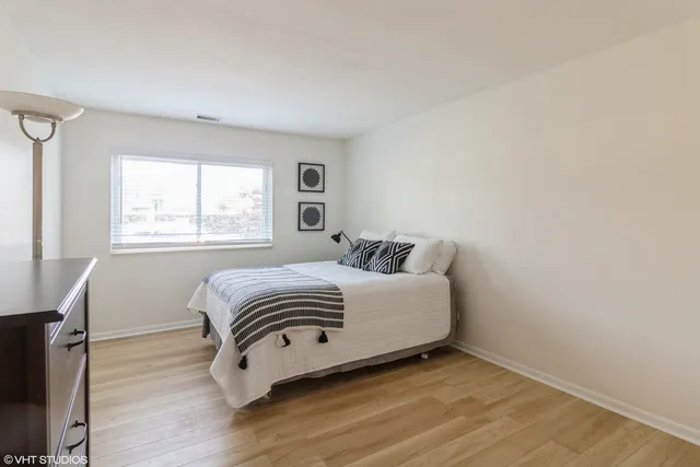 $249,000 | 3110 Pheasant Creek Drive, Unit 110, Northbrook, IL 60062