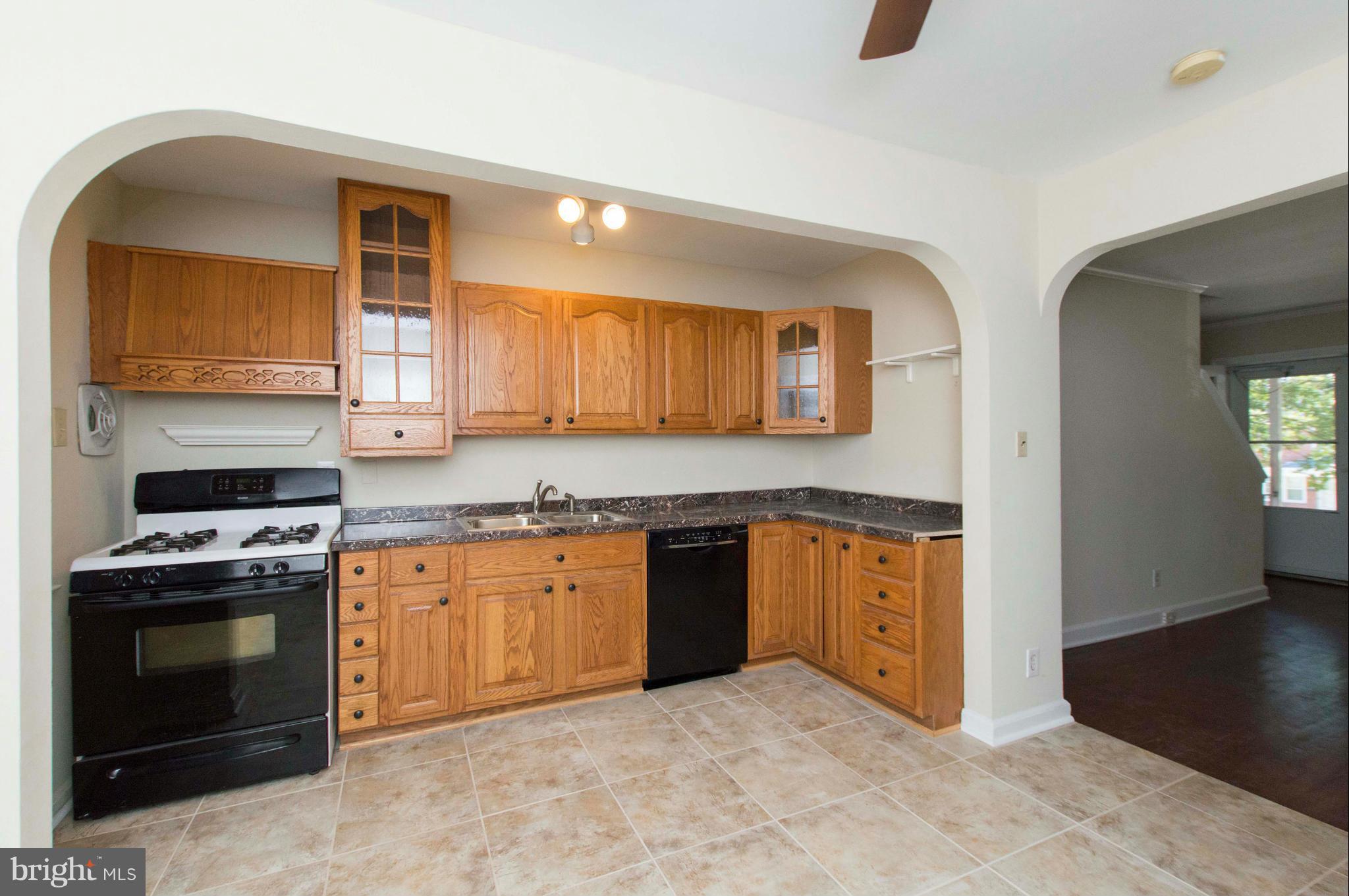 3546 Benzinger Road Baltimore, MD 21229 - Photo 11 of 30 Kitchen