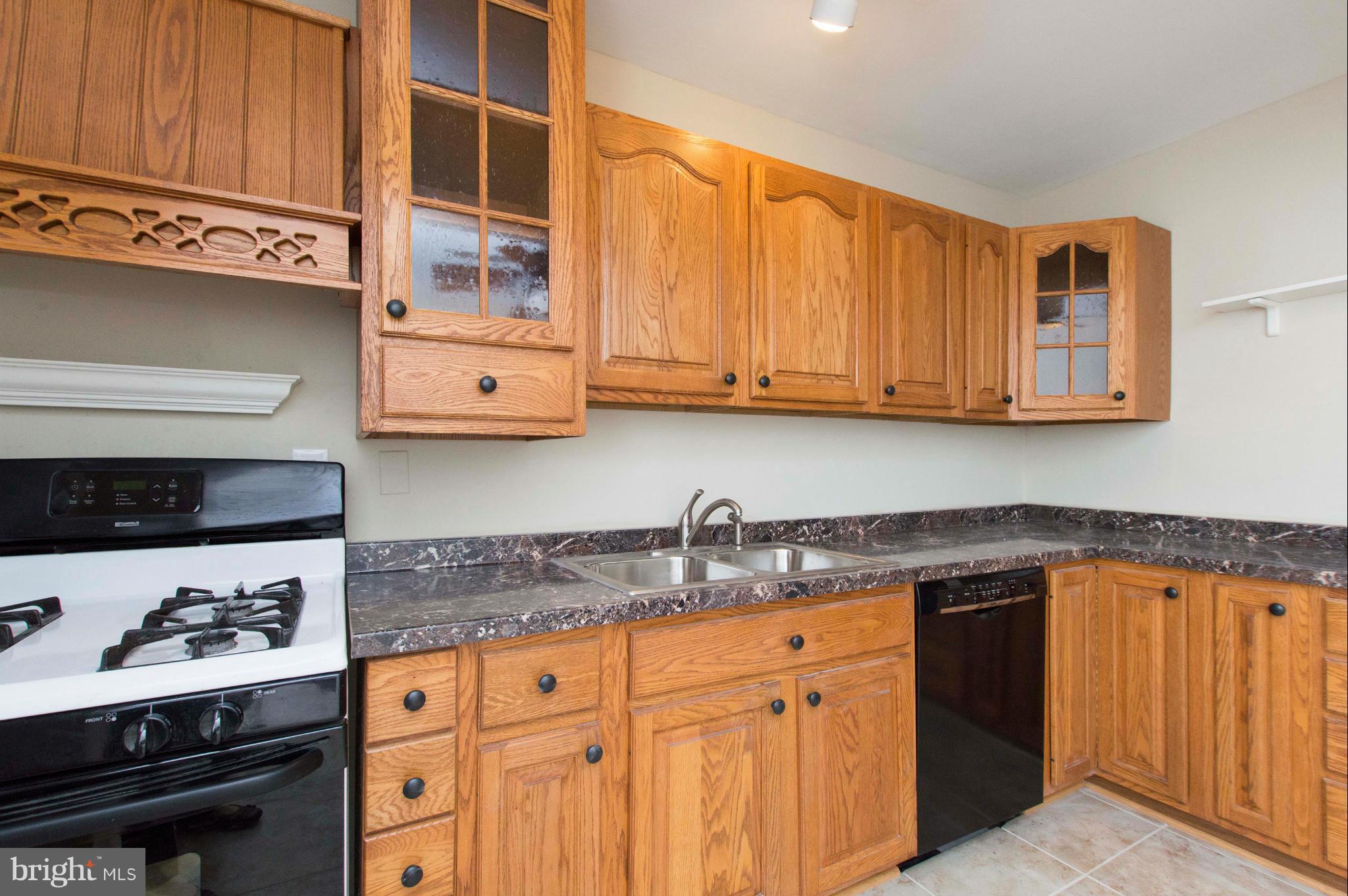 3546 Benzinger Road Baltimore, MD 21229 - Photo 15 of 30 Kitchen