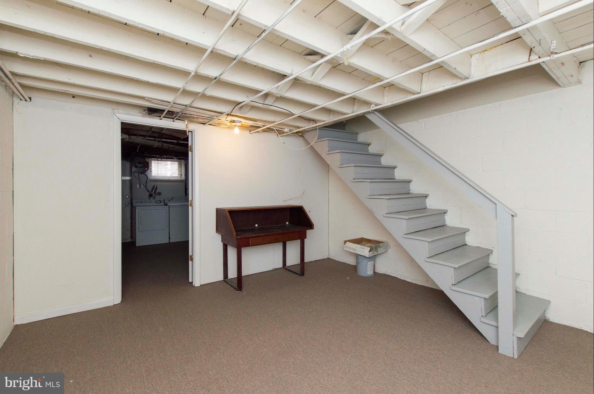 3546 Benzinger Road Baltimore, MD 21229 - Photo 23 of 30 Family Room